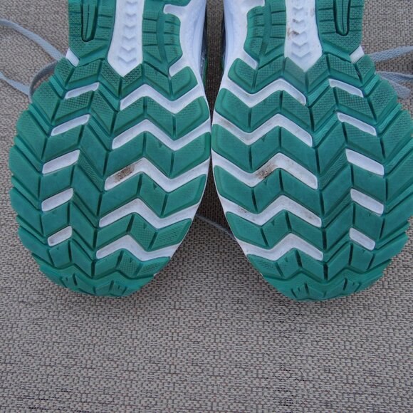 SAUCONY WOMENS SIZE 6 RUNNING SHOES - Picture 4 of 12